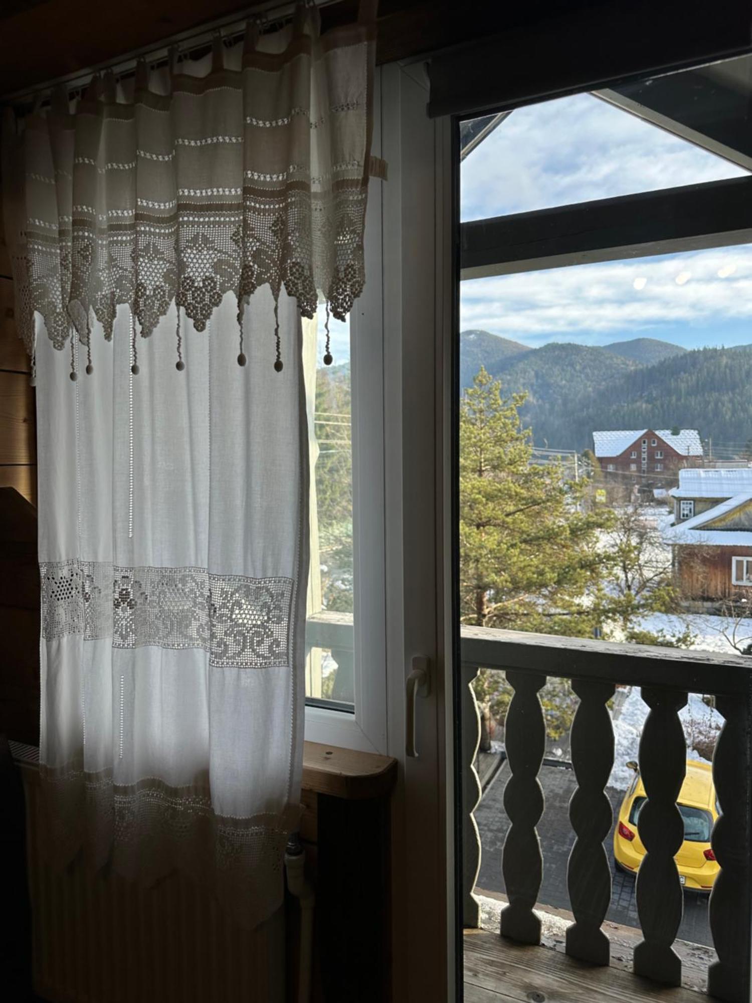 Guest House Anastasia Tatariv Exterior foto